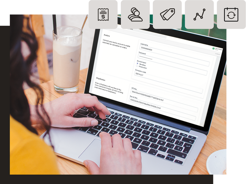 Person creating Bloom membership on a laptop